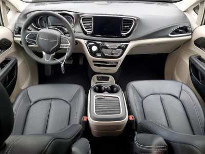 2024 Chrysler Pacifica Image 7