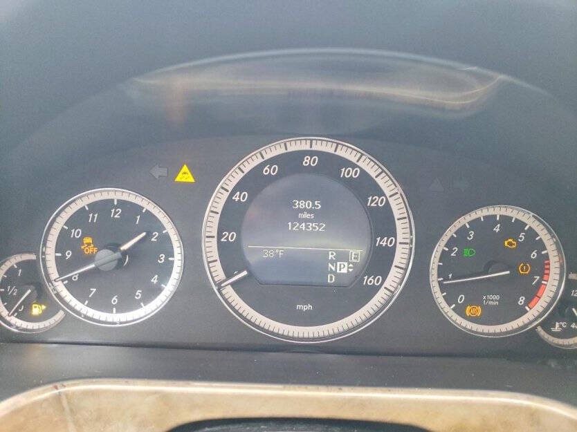 2011 Mercedes-Benz E-Class Image 8