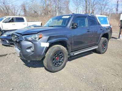 2022 Toyota 4Runner Image 2