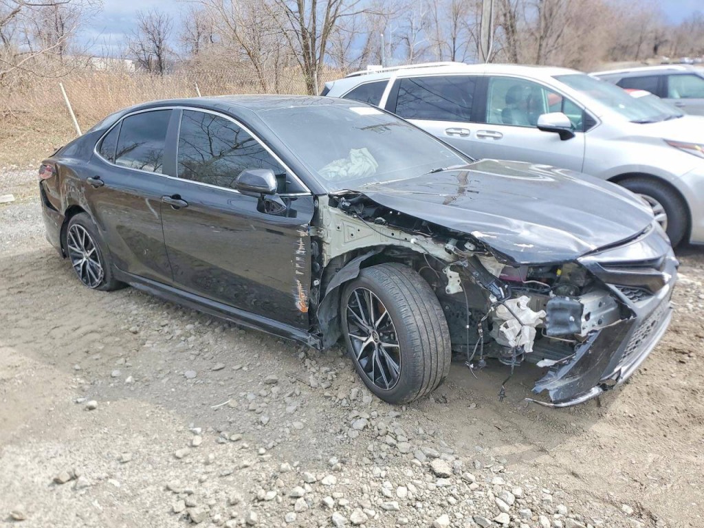 2023 Toyota Camry Image 1