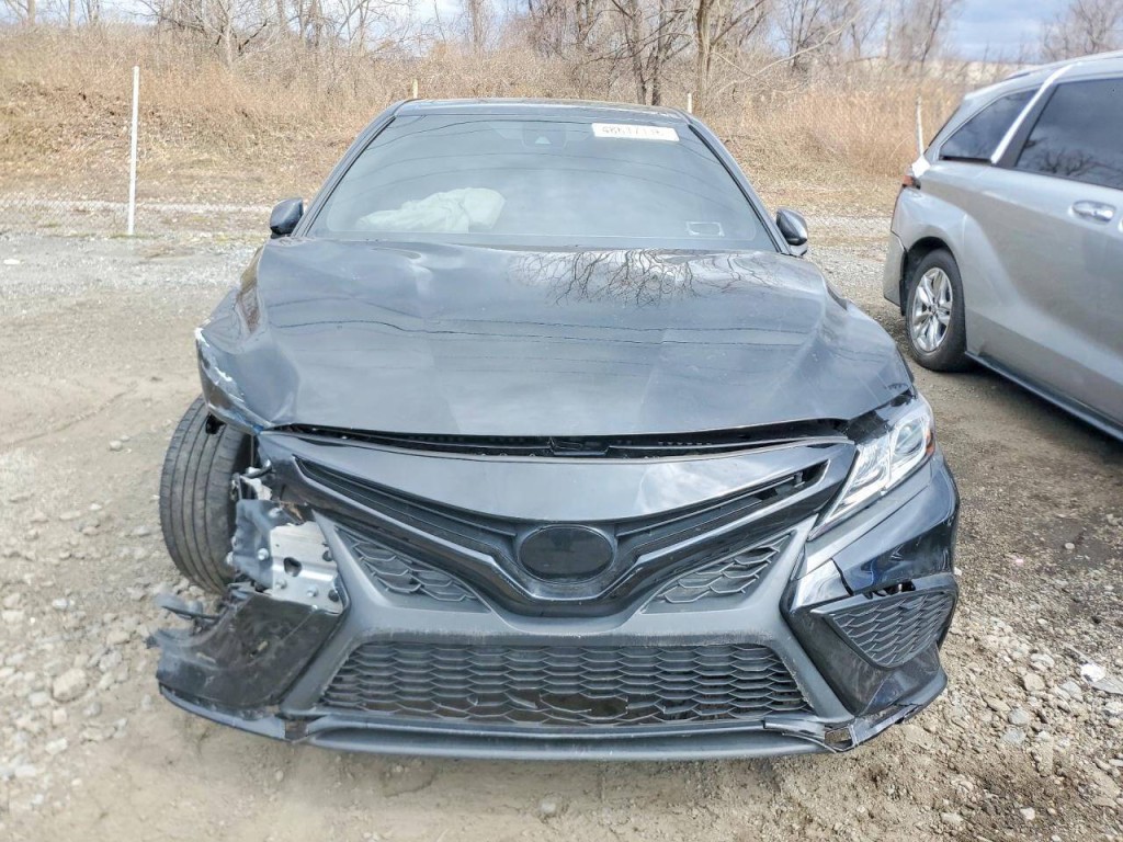 2023 Toyota Camry Image 2