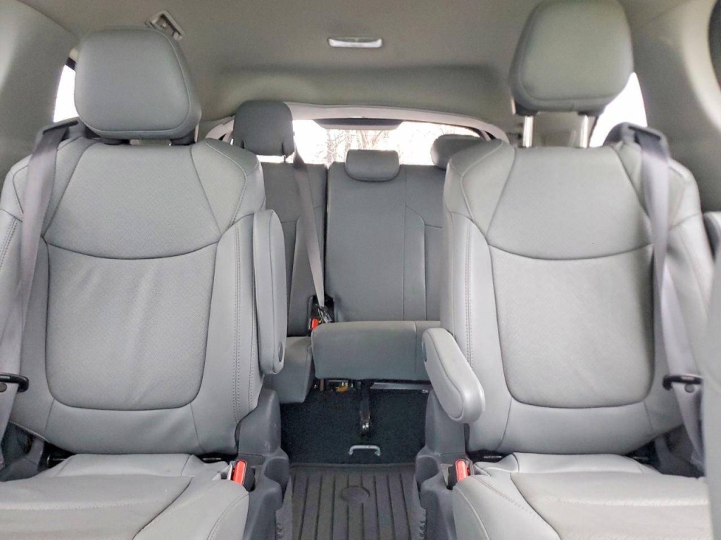 2024 Toyota Sienna Image 7