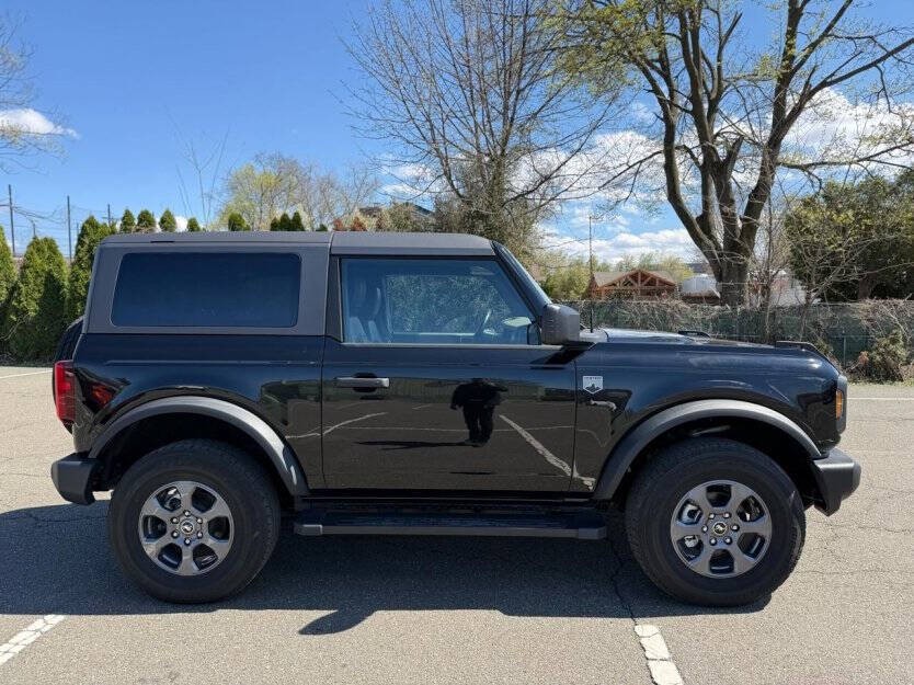 2024 Ford Bronco Image 2