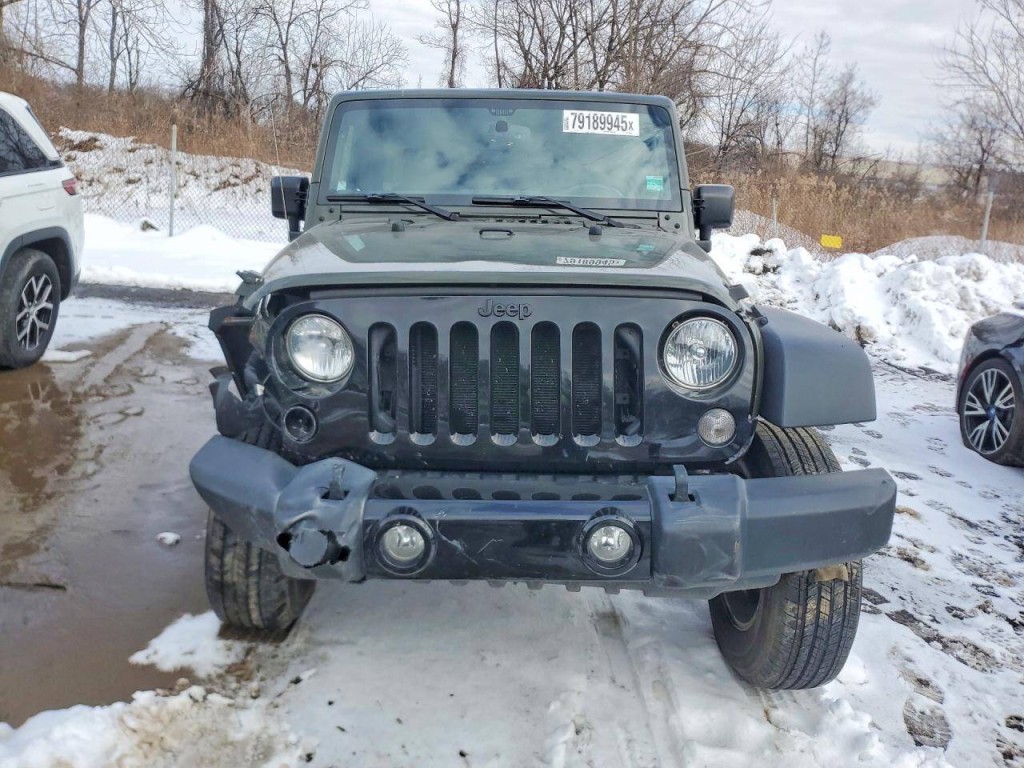 2016 Jeep Wrangler Unlimited Image 2