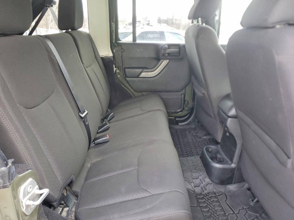 2016 Jeep Wrangler Unlimited Image 9