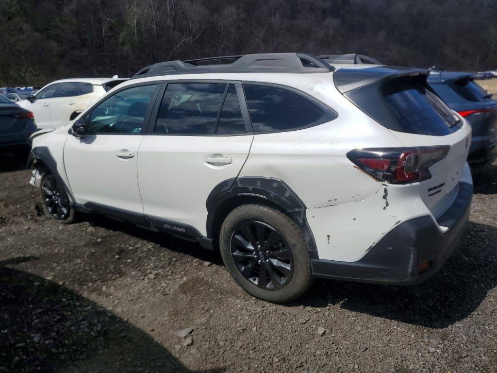 2025 Subaru Outback Image 4