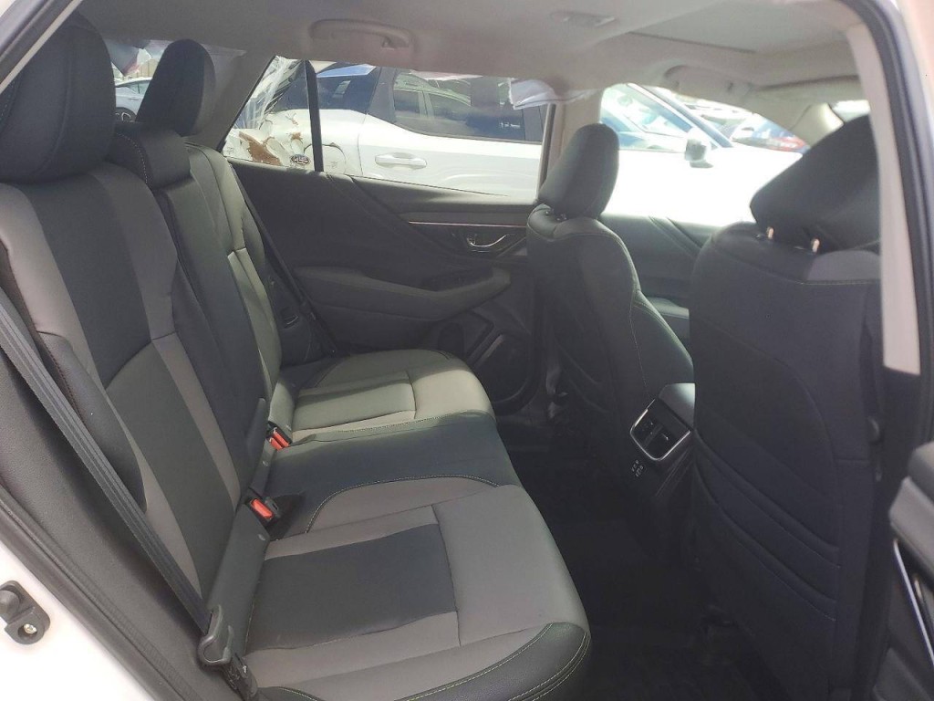 2025 Subaru Outback Image 9