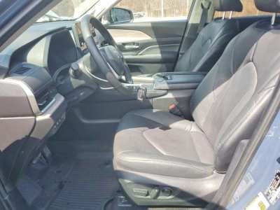 2025 Toyota Highlander Image 6