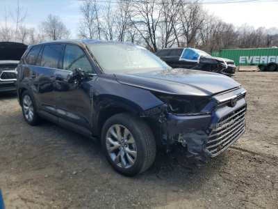 2025 Toyota Highlander Image 1