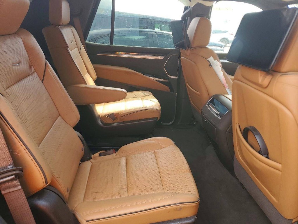 2025 Cadillac Escalade Image 9