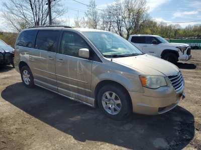 2009 Chrysler Town & Country Image 1