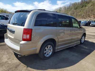 2009 Chrysler Town & Country Image 5