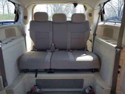 2009 Chrysler Town & Country Image 7