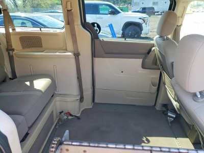 2009 Chrysler Town & Country Image 9
