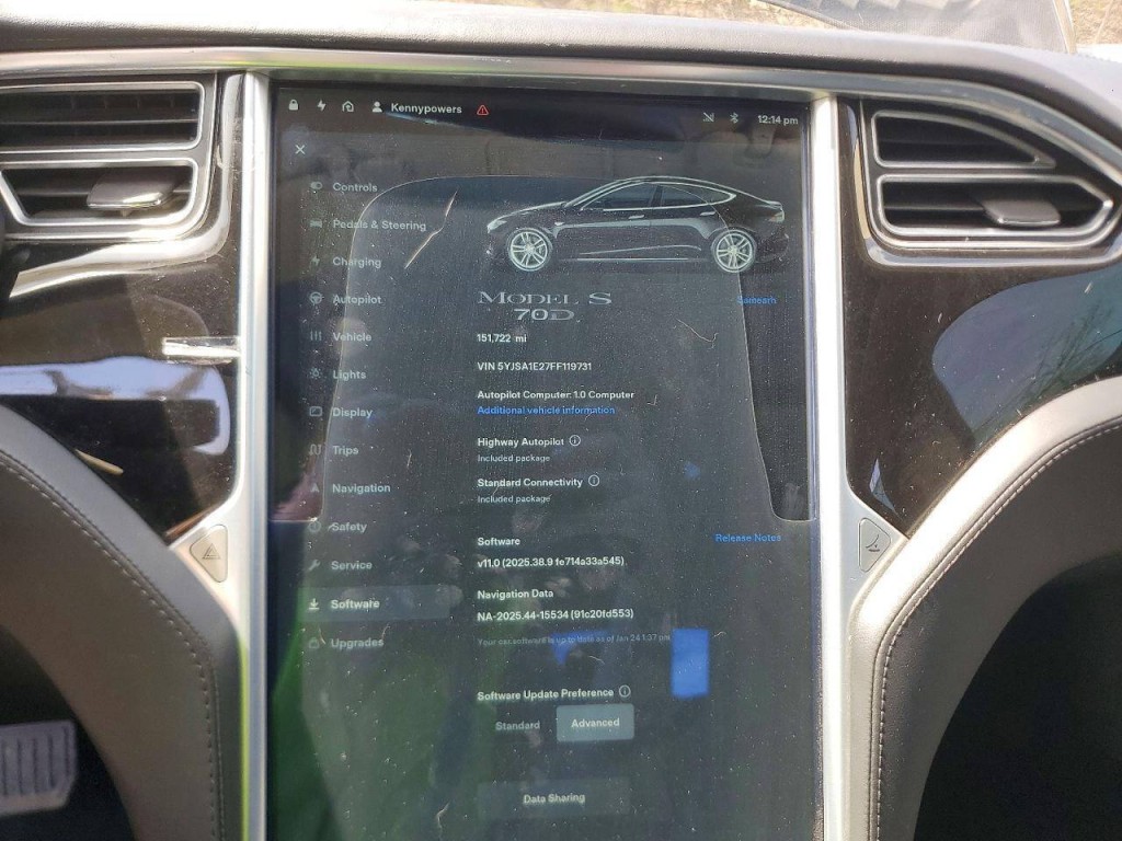 2015 Tesla Model S Image 8