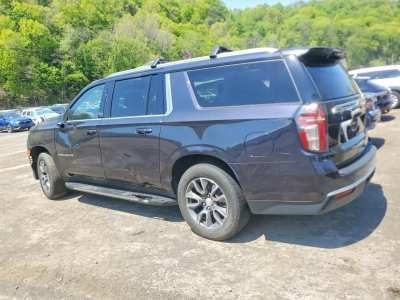 2023 Chevrolet Suburban Image 3