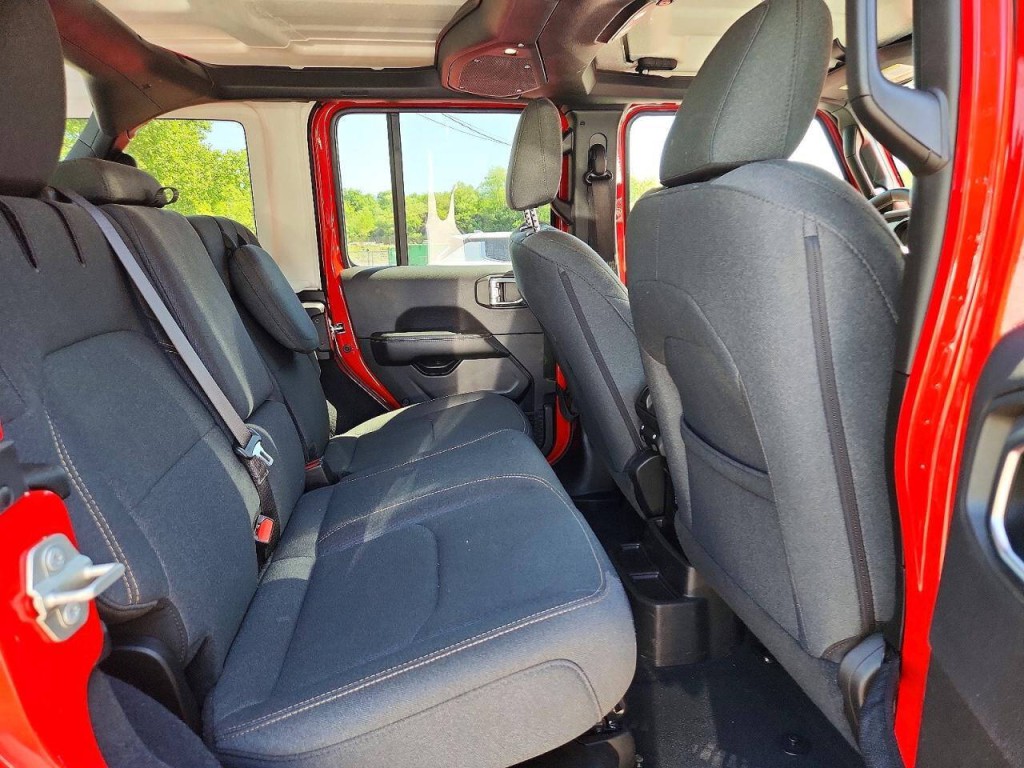 2024 Jeep Wrangler Image 9