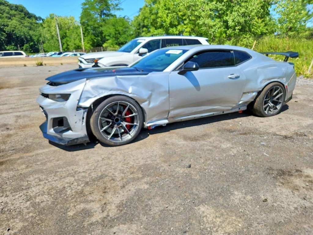 2018 Chevrolet Camaro Image 3