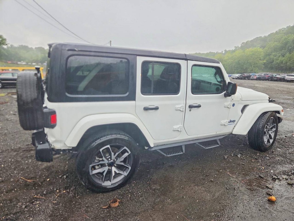2024 Jeep Wrangler Image 5