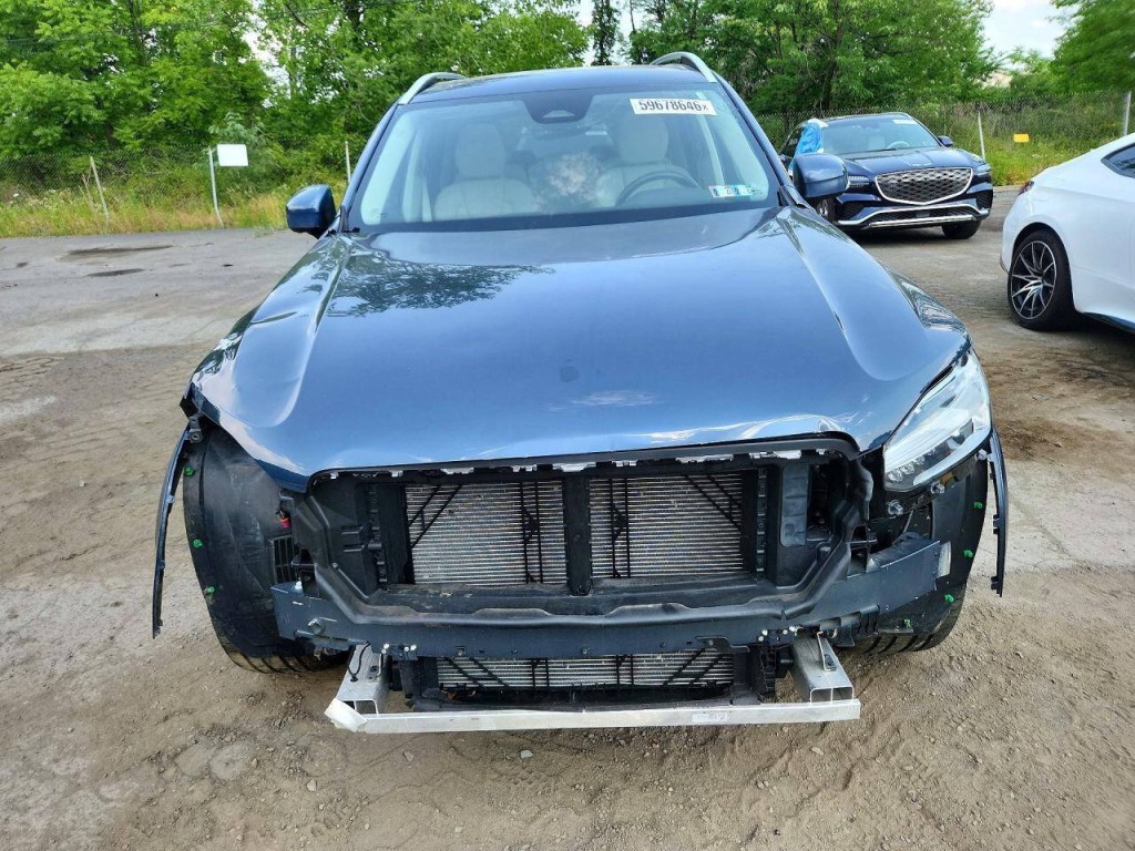 2024 Volvo XC90 Image 2