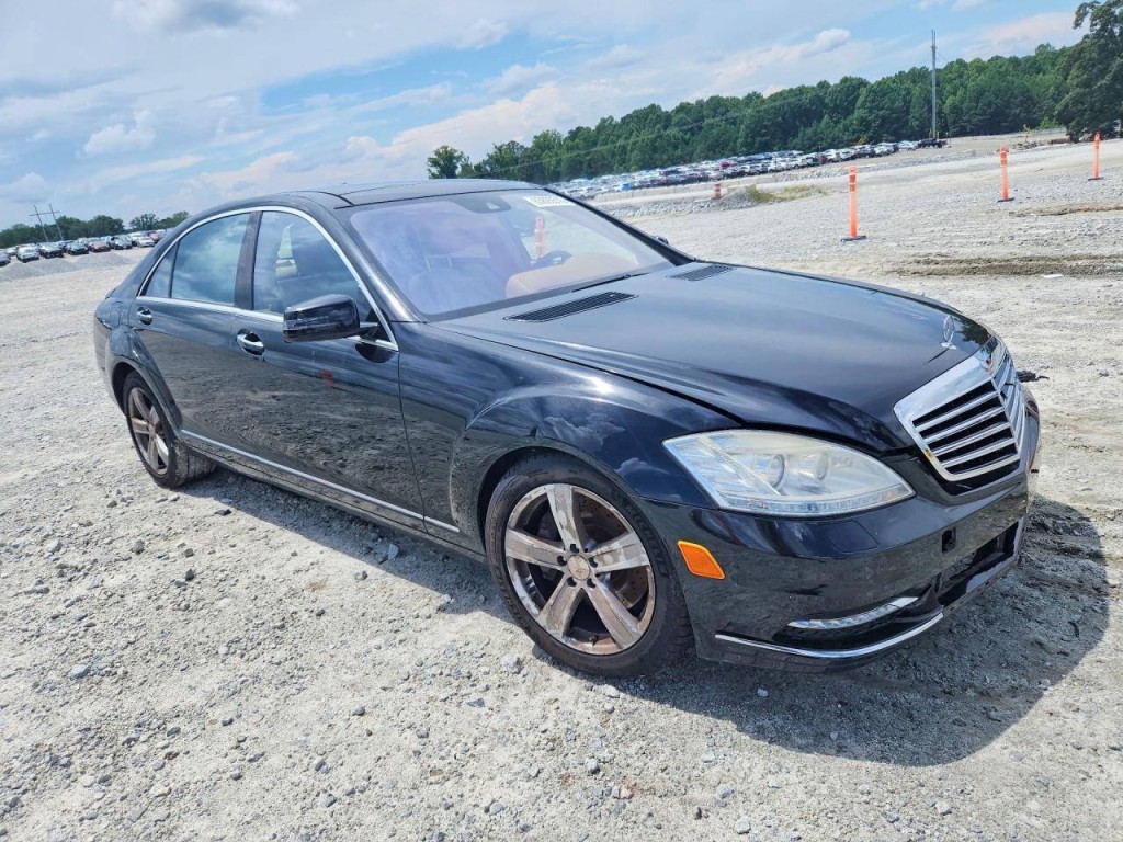 2013 Mercedes-Benz S-Class Image 1