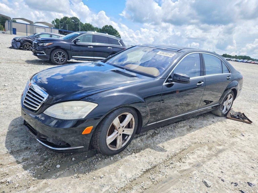 2013 Mercedes-Benz S-Class Image 3
