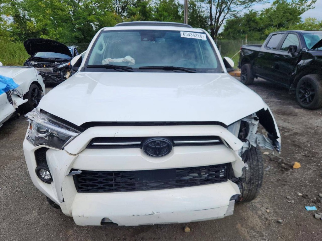 2024 Toyota 4Runner Image 2