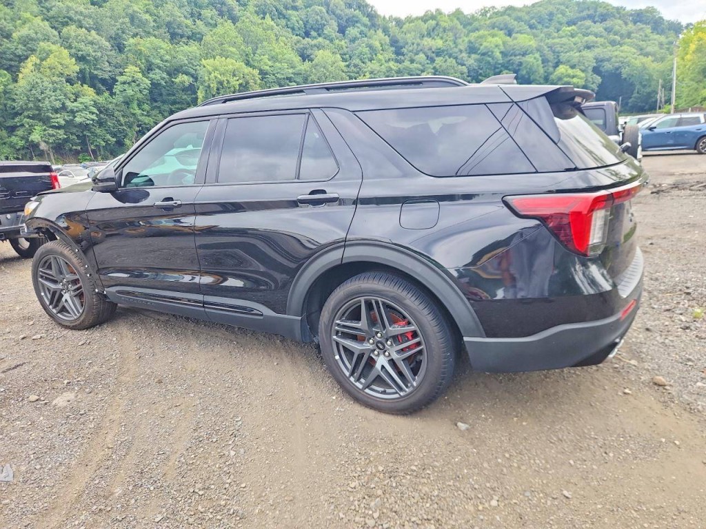 2025 Ford Explorer Image 4