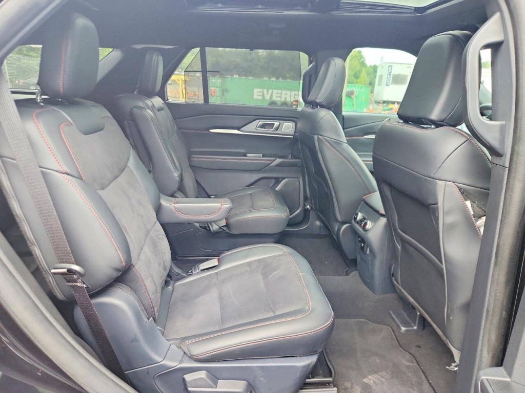 2025 Ford Explorer Image 9