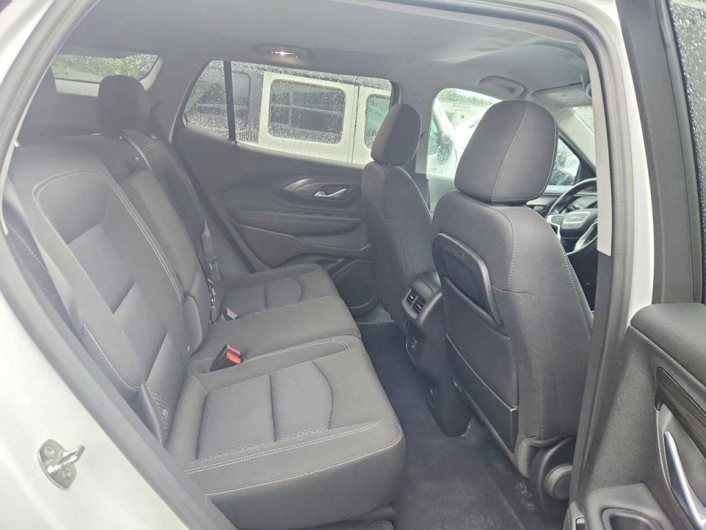 2024 GMC Terrain Image 9