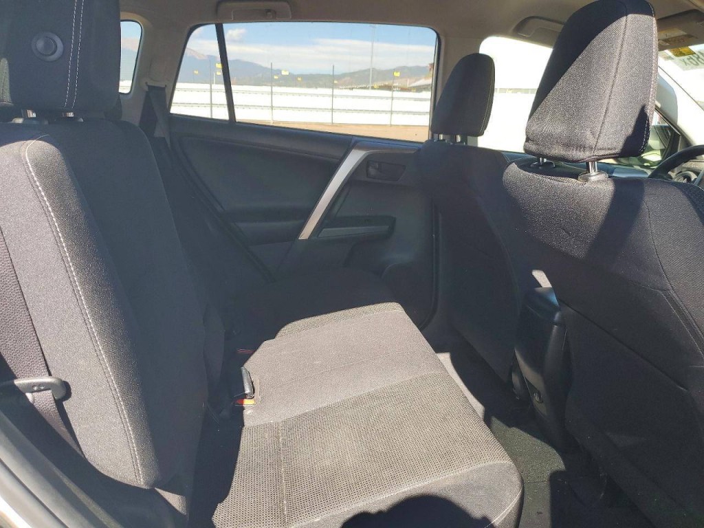 2018 Toyota Rav4 Image 9