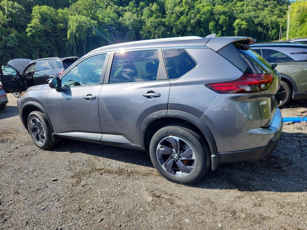 2024 Nissan Rogue Image 3
