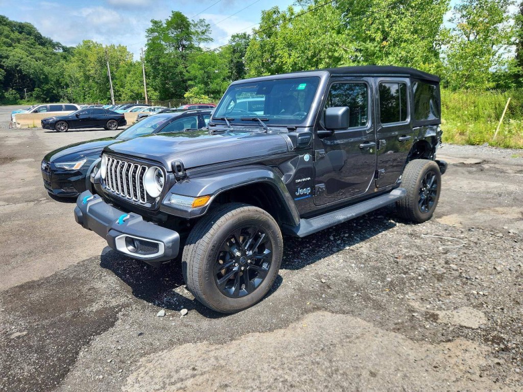 2024 Jeep Wrangler Image 2