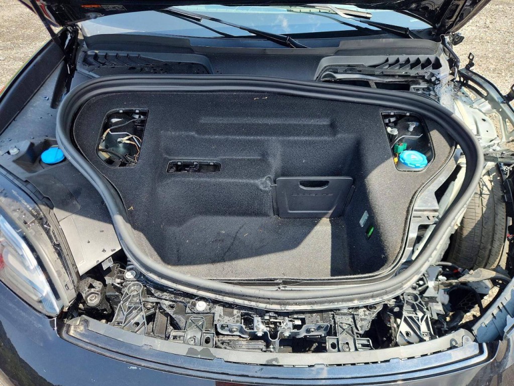 2025 Porsche Macan Image 9