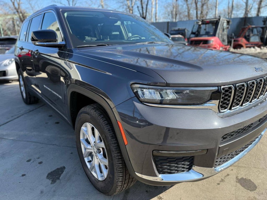 2023 Jeep Grand Cherokee Image 1