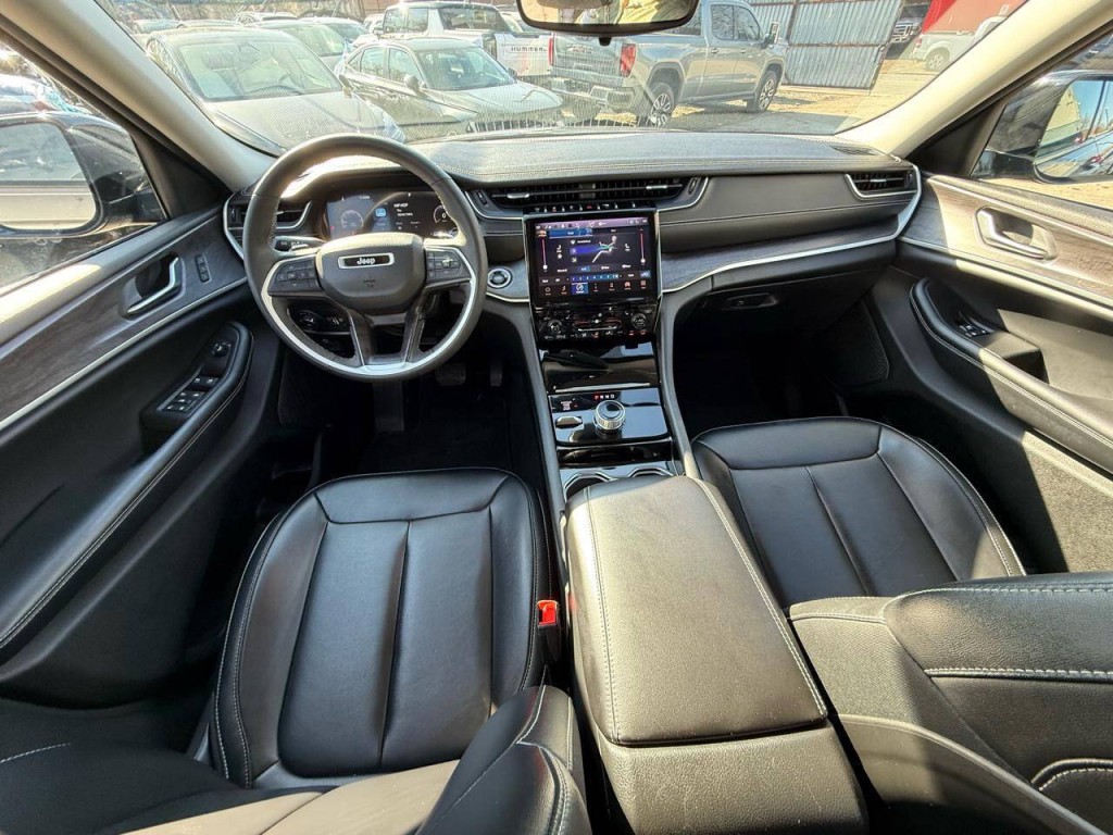 2023 Jeep Grand Cherokee Image 6