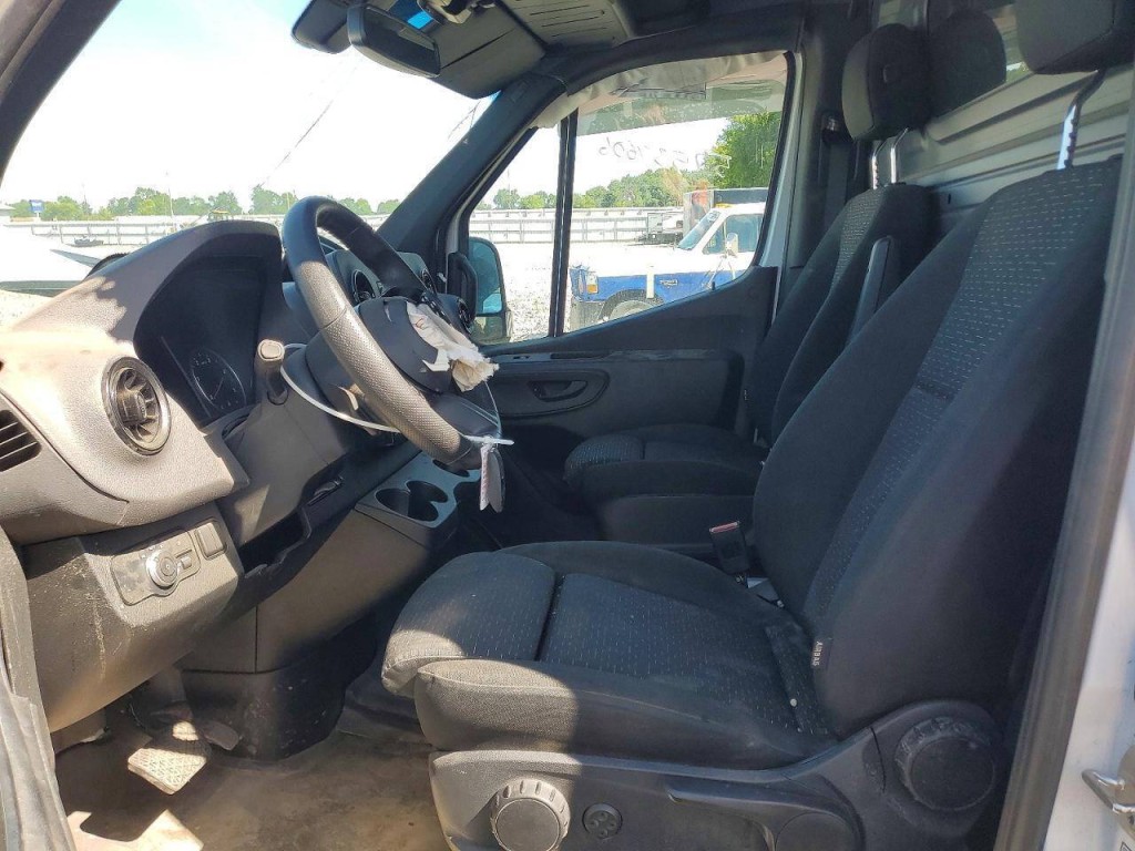 2025 Mercedes-Benz Sprinter Image 5