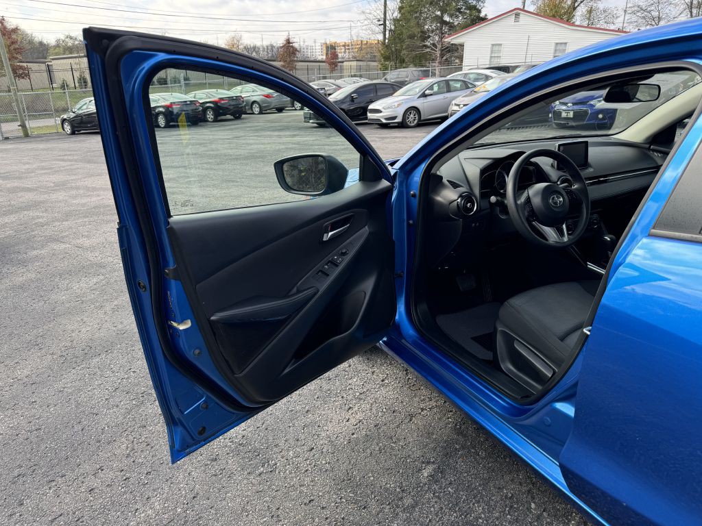 2016 Scion iA Image 9
