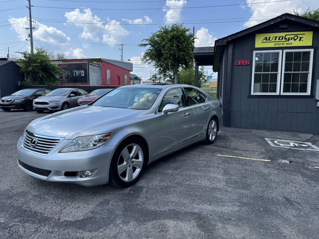 2011 Lexus LS Image 3