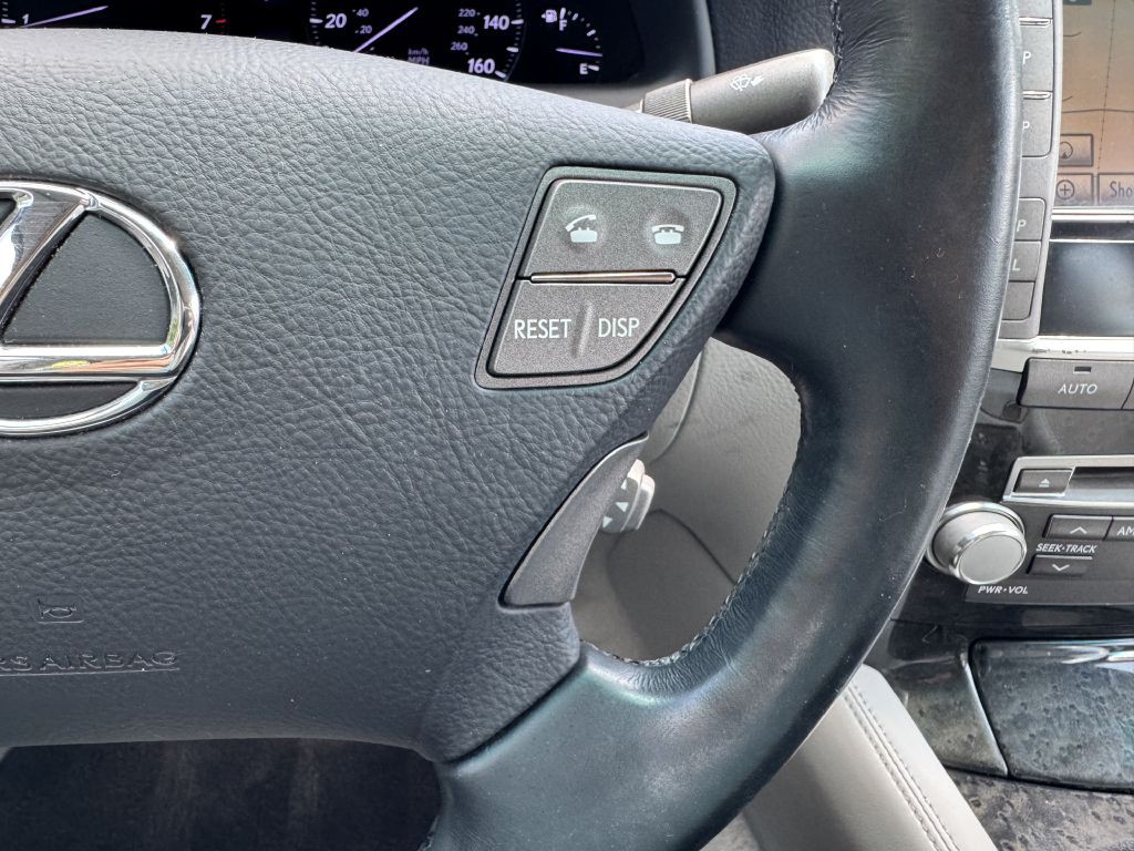 2011 Lexus LS Image 15
