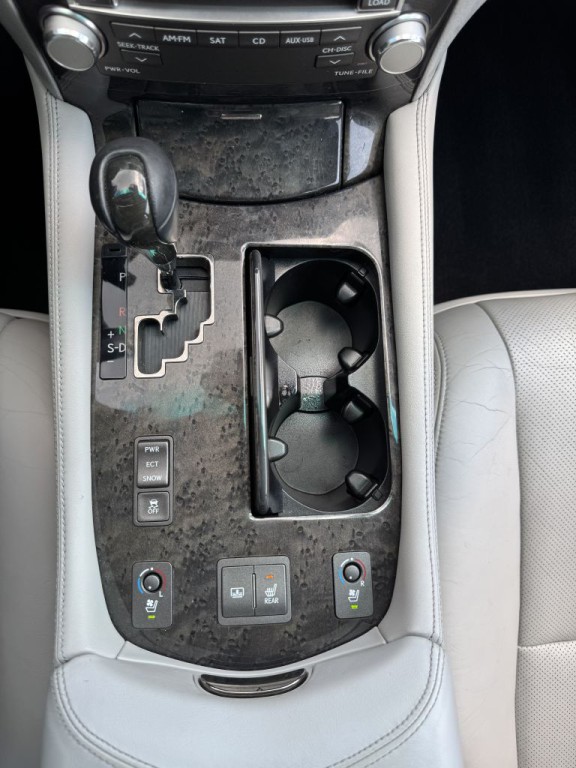 2011 Lexus LS Image 19
