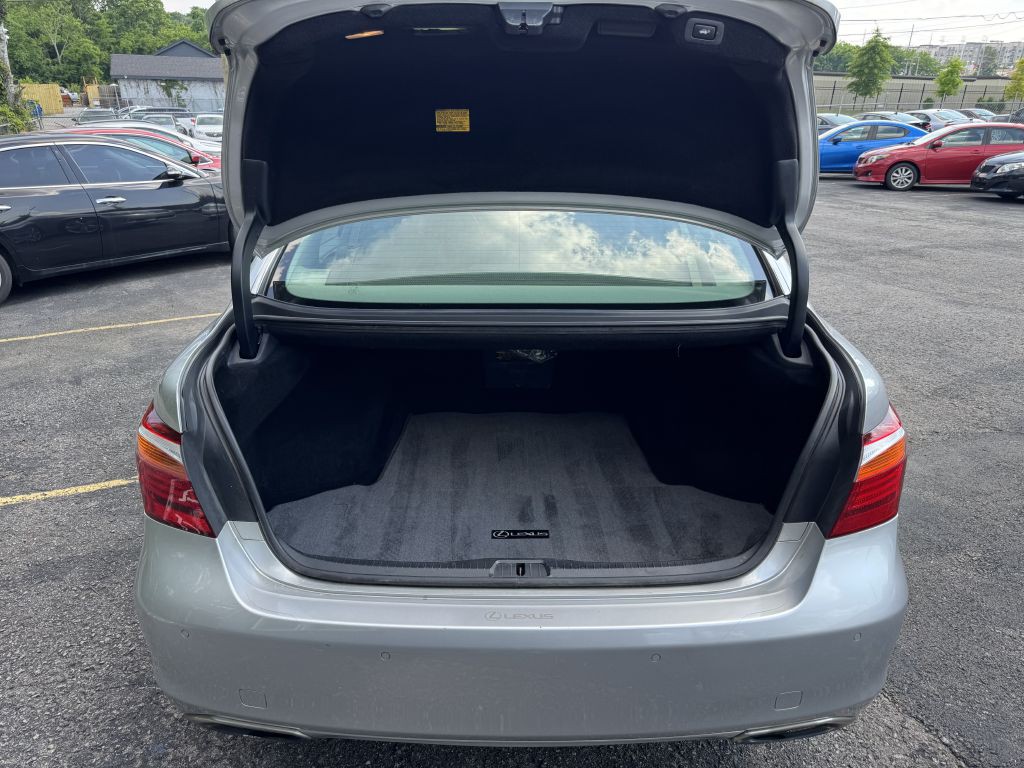 2011 Lexus LS Image 21