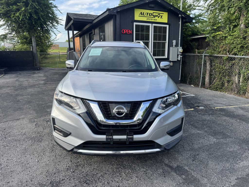 2017 Nissan Rogue Image 2