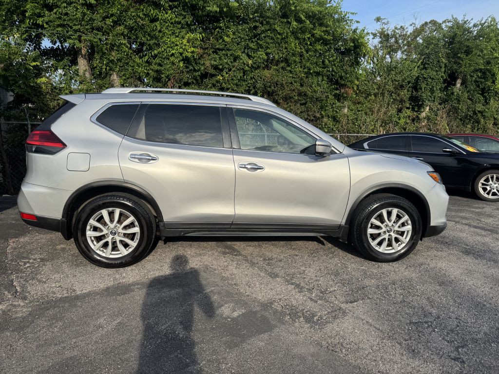 2017 Nissan Rogue Image 8