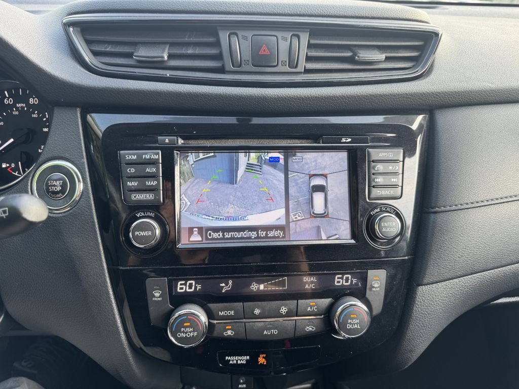 2017 Nissan Rogue Image 17