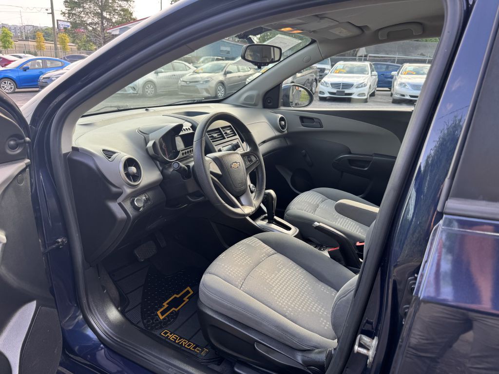2015 Chevrolet Sonic Image 10