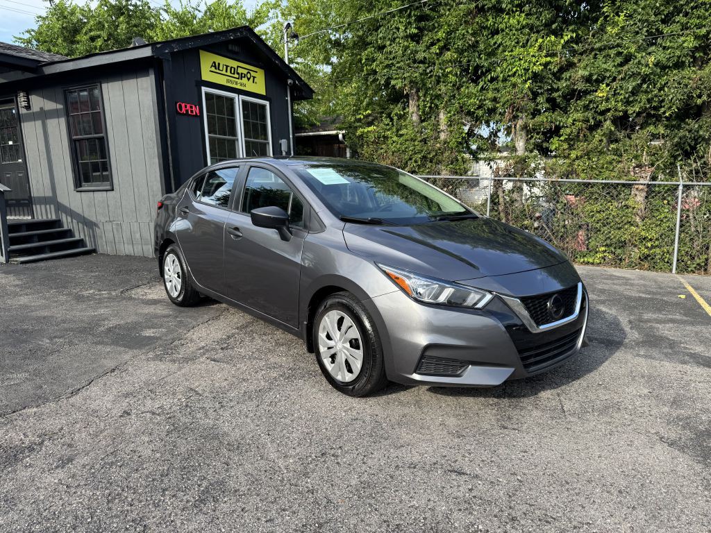 2020 Nissan Versa Image 1