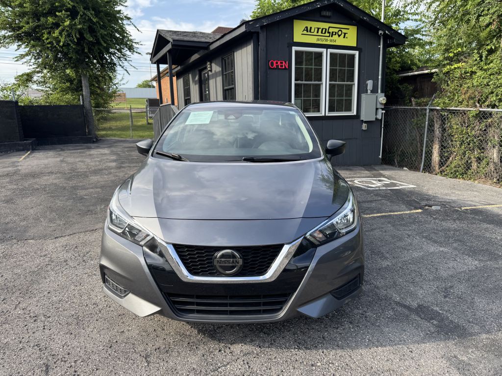 2020 Nissan Versa Image 2