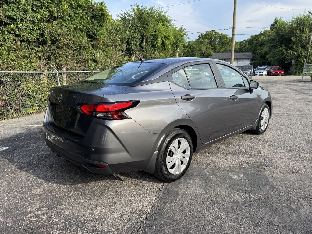 2020 Nissan Versa Image 4