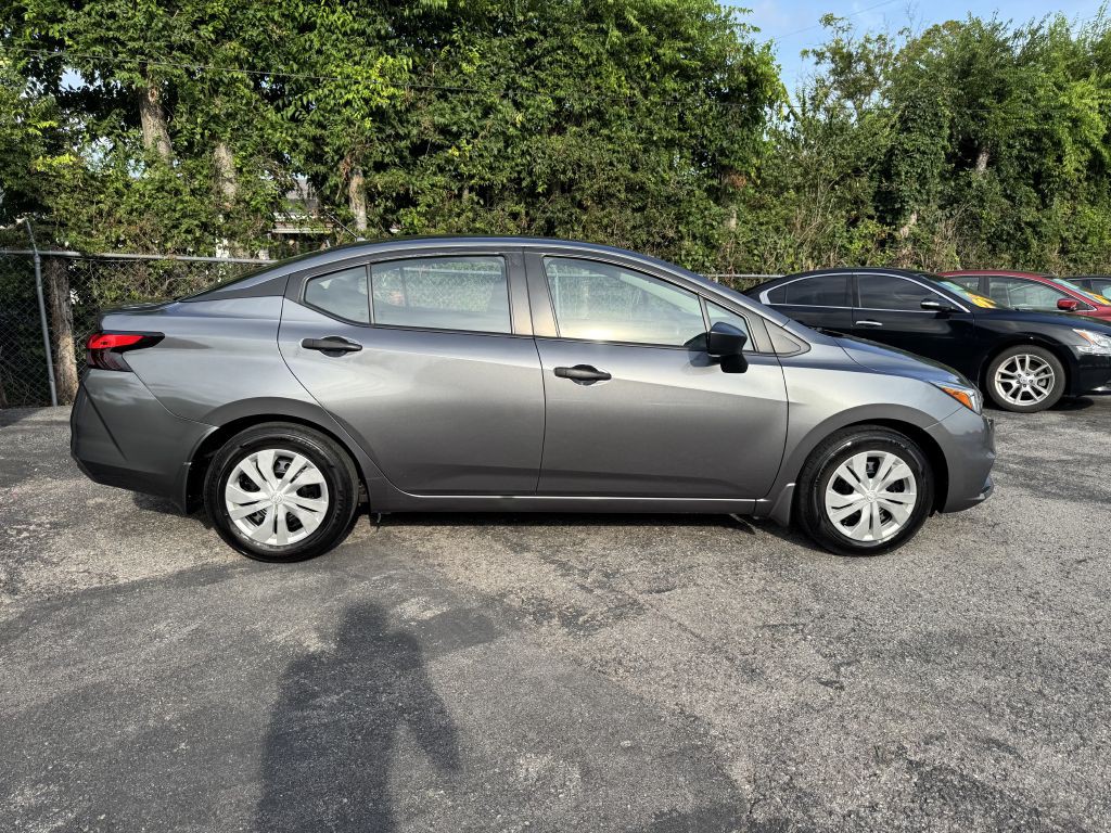 2020 Nissan Versa Image 8